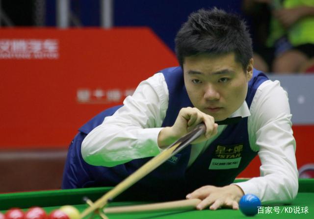 频频注目 频频注目