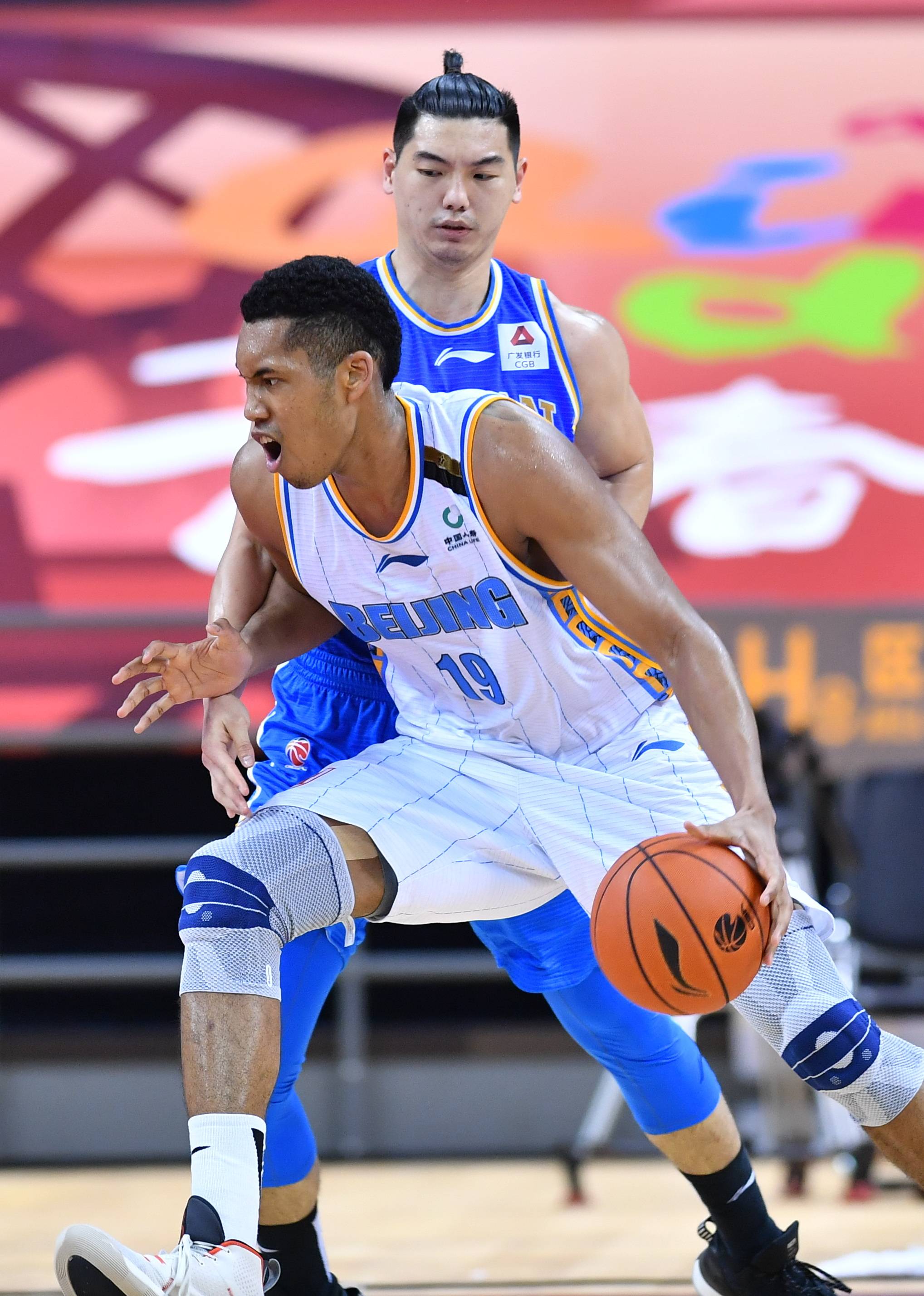 员树立了榜 员树立了榜